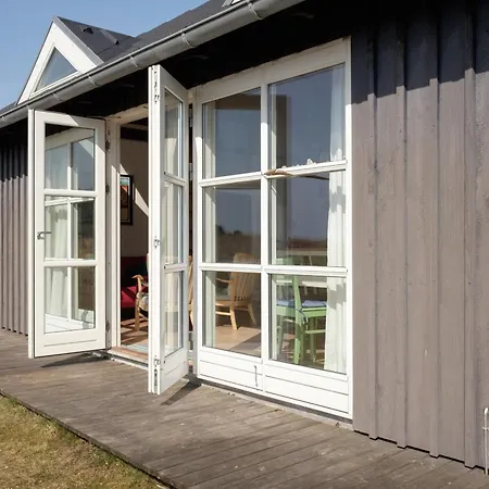Casa vacanze Awesome In With 2 Bedrooms And Wifi *