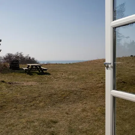 Casa vacanze Awesome In With 2 Bedrooms And Wifi *