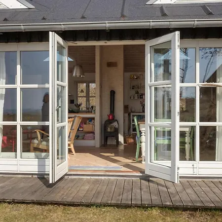 Awesome In With 2 Bedrooms And Wifi Casa vacanze *